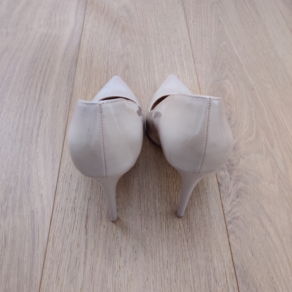 4" nude pointed-toe heels - Picture 3 of 5